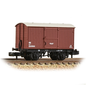 377-987 LNER 12T Fruit Van Planked Ends LNER Bauxite (image for) 377-987 LNER 12T Fruit Van Planked Ends LNER Bauxite